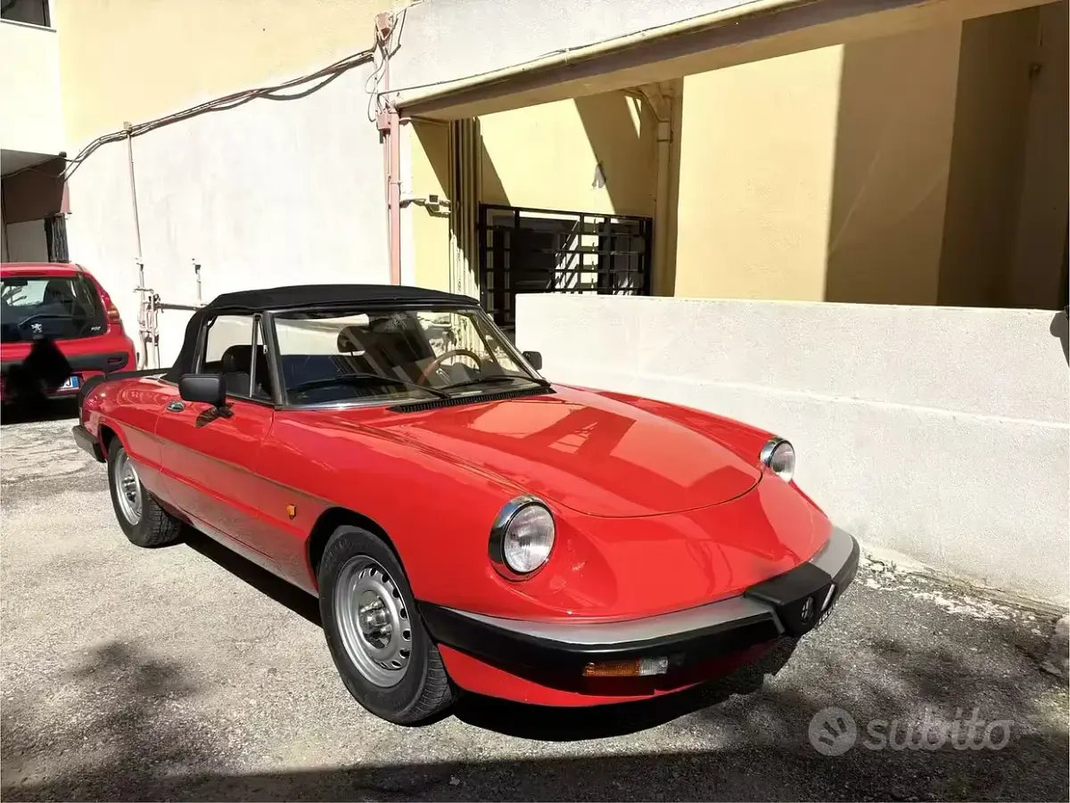 Usata Alfa Romeo Spider 106 CV (77 kW) 1993 Cabrio