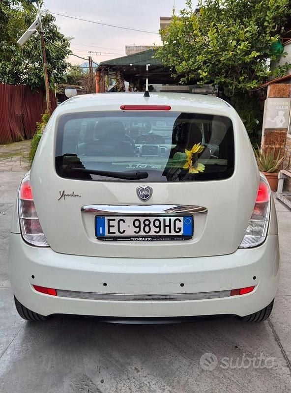 Usata Lancia Ypsilon 78 CV (57 kW) 2010 Bianco Utilitaria