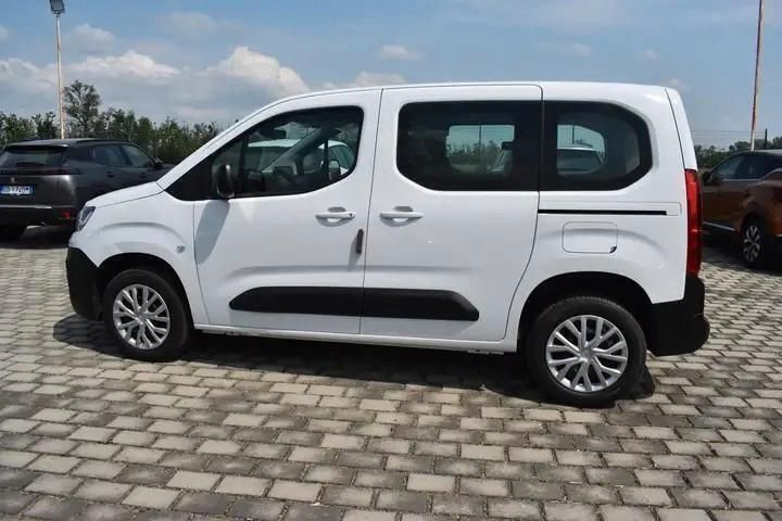 Usata Fiat Doblò 130 CV (95 kW) 2023 Bianco Monovolume