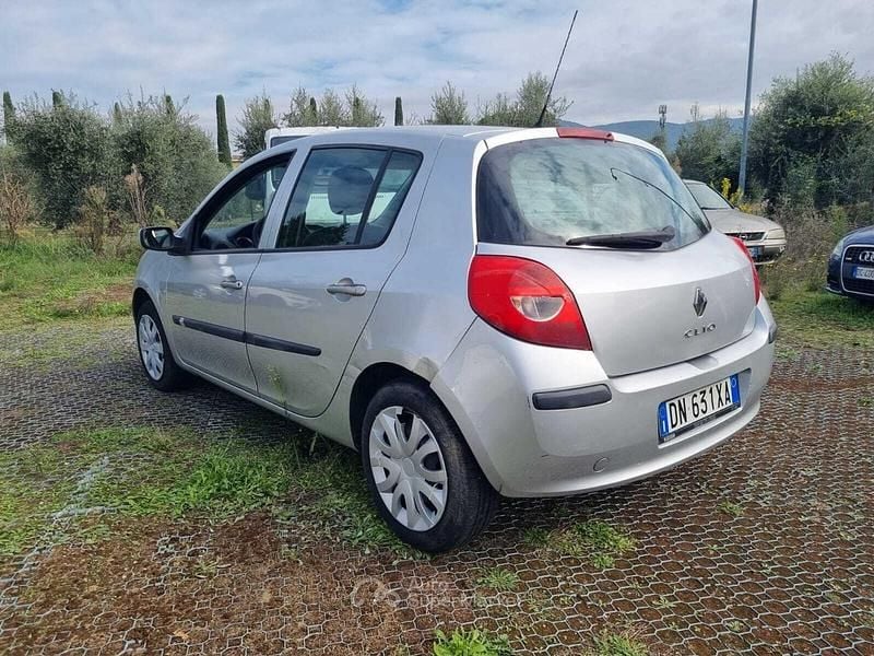 Usata Renault Clio II 75 CV (55 kW) 2008 Berlina