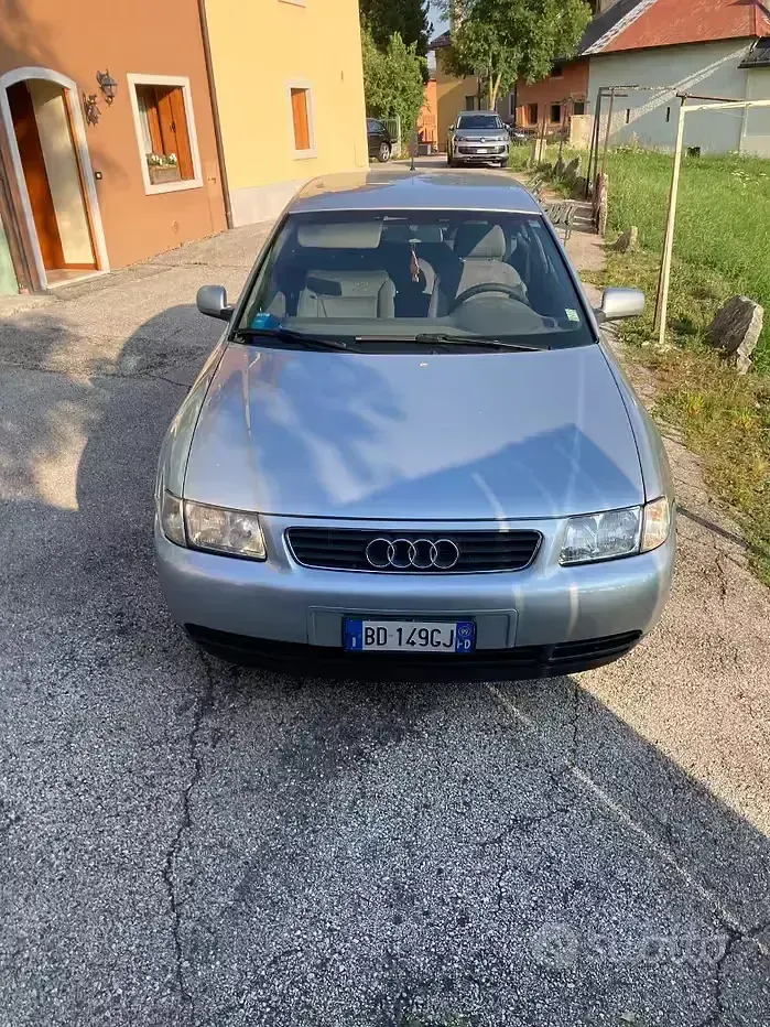 Usata Audi A3 110 CV (80 kW) 1999 Grigio Utilitaria