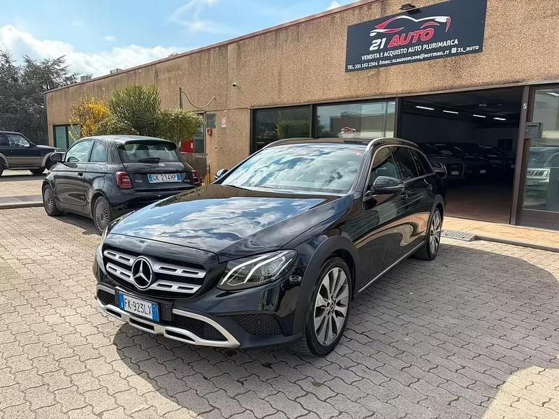 Usata Mercedes E220 All-Terrain Premium Plus 194 CV (142 kW) 2017 Nero Station wagon