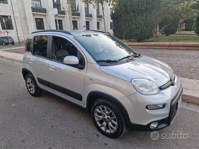 Usata Fiat Panda 4x4 75 CV (55 kW) 2017 Grigio Utilitaria