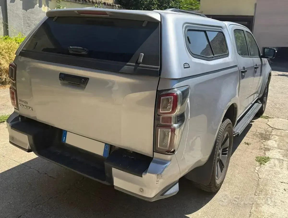 Usata Isuzu D-Max 163 CV (119 kW) 2022 Grigio Pick-up