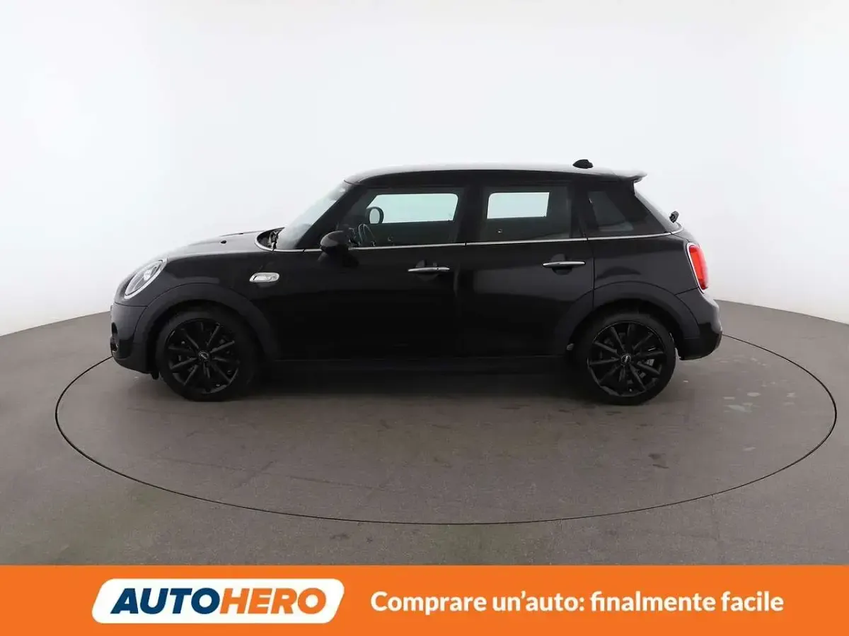 Begagnad Mini Cooper SD 170 HK (125 kW) 2019 Svart Halvkombi