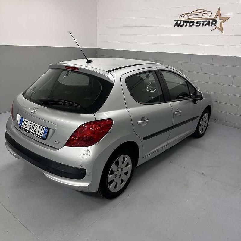 Usata Peugeot 207 68 CV (50 kW) 2007 Other Berlina