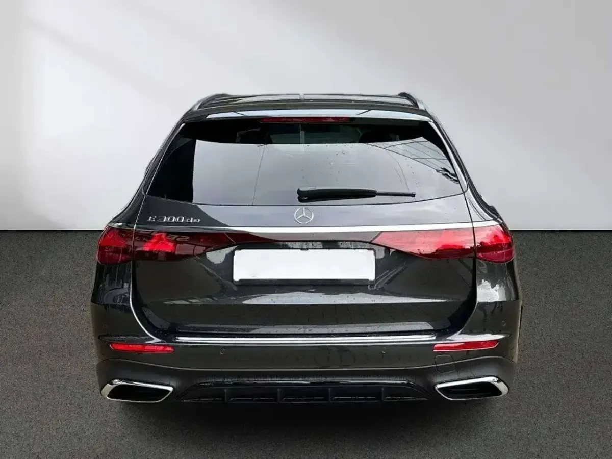 Usata Mercedes E300 AMG 197 CV (144 kW) 2025 Graphite grey Station wagon