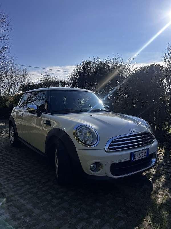 Usata Mini ONE 75 CV (55 kW) 2011 Beige Utilitaria