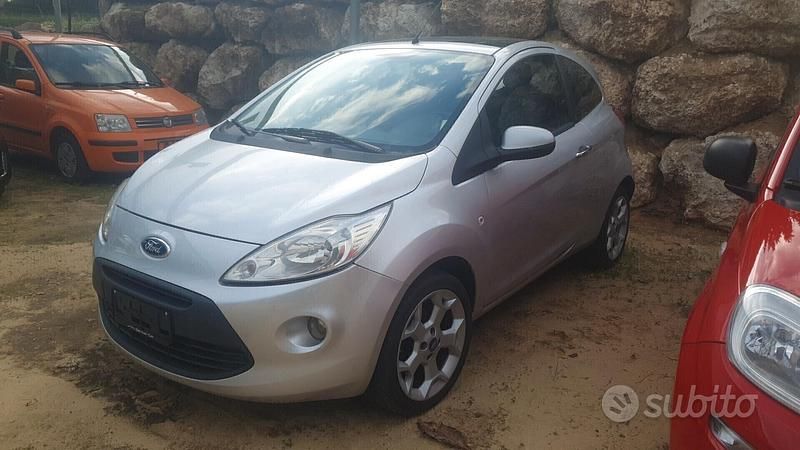 Grigio Usata 2011 Ford Ka Plus Titanium Utilitaria | 4500 € (Buon prezzo) - Immagine 1/4