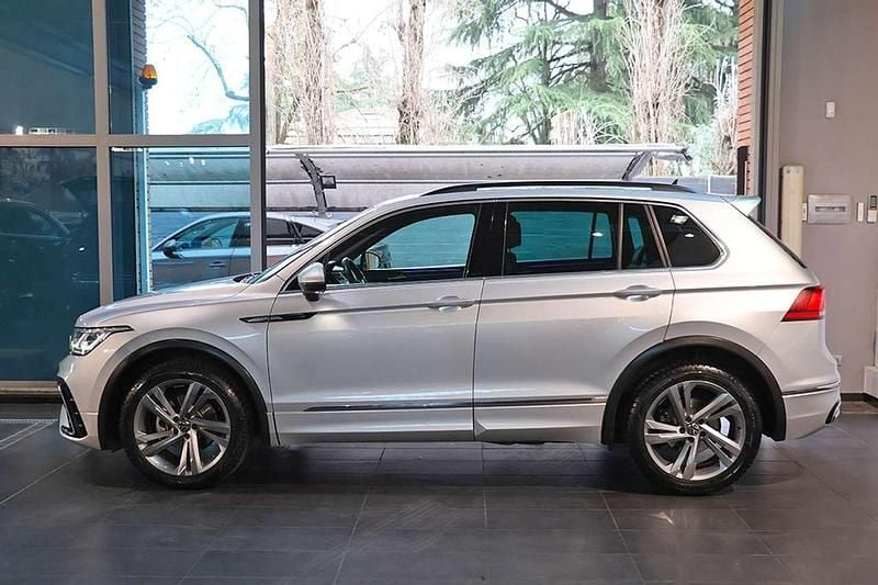Usata VW Tiguan R-line 150 CV (110 kW) 2022 Argento SUV