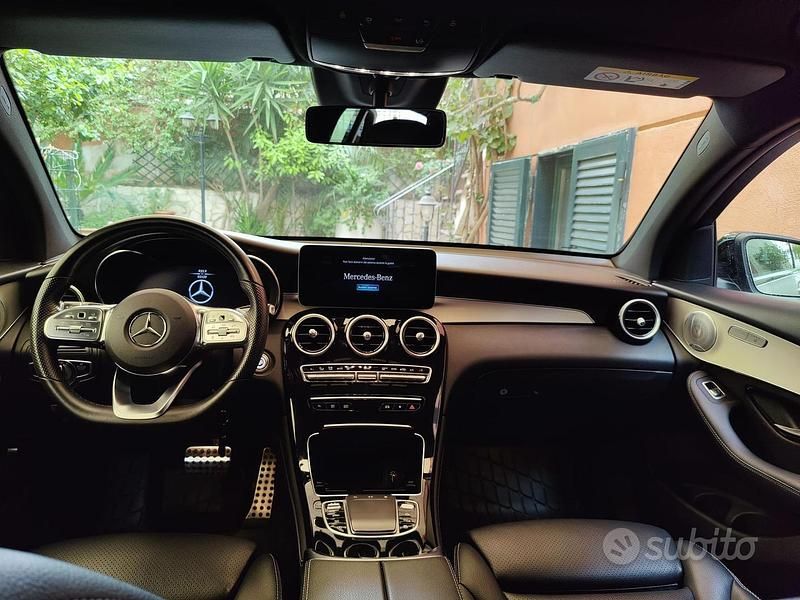 Usata Mercedes GLC300 245 CV (180 kW) 2020 Grigio SUV