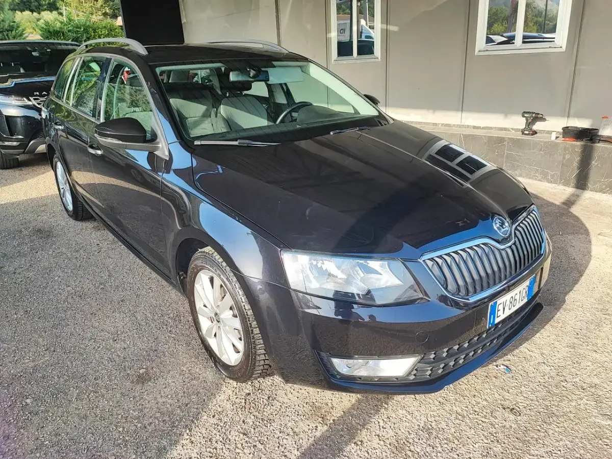 Usata Skoda Octavia Elegance 105 CV (77 kW) 2014 Nero Station wagon