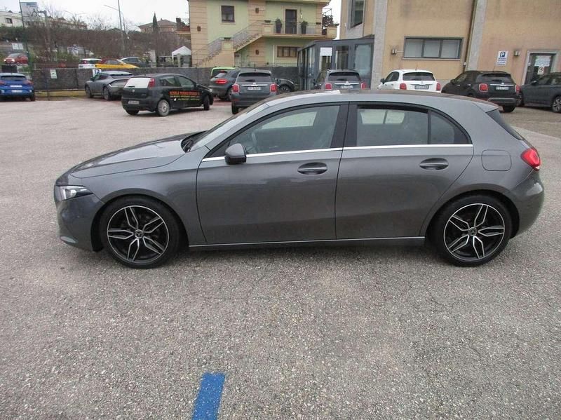 Usata Mercedes A180 Executive 116 CV (85 kW) 2019 Grigio Berlina