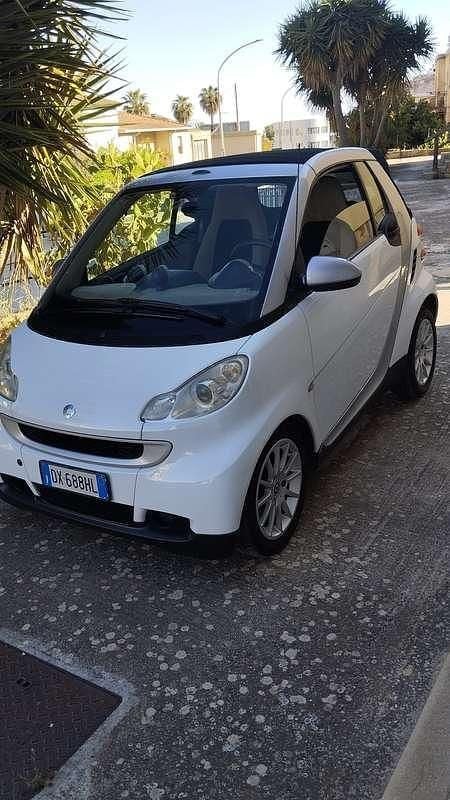 Bianco Usata 2009 Smart ForTwo Cabrio Pulse Cabrio | 4700 € (Ottimo prezzo) - Immagine 1/3