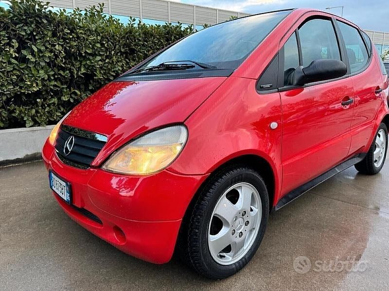 Rosso Usata 1999 Mercedes A160 Avantgarde Tre volumi | 3800 € (Molto cara) - Immagine 1/4