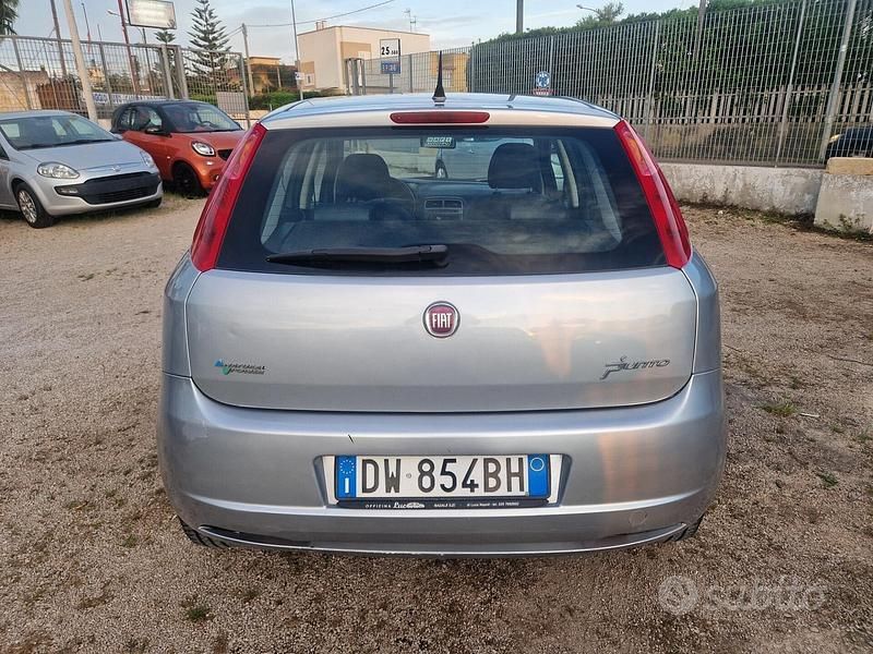 Usata Fiat Grande Punto Dynamic 77 CV (56 kW) 2009 Grigio Utilitaria