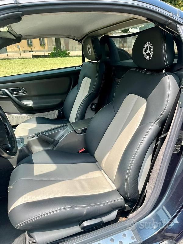 Usata Mercedes SLK230 193 CV (141 kW) 1998 Blu Cabrio