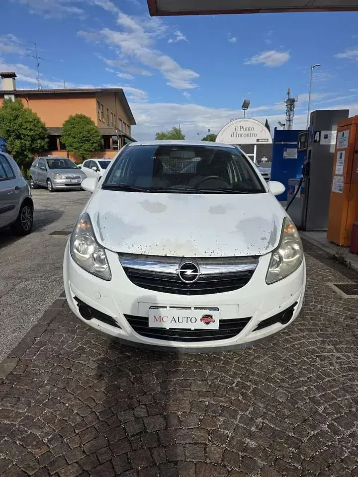 Usata Opel Corsa 75 CV (55 kW) 2008 Bianco Furgone
