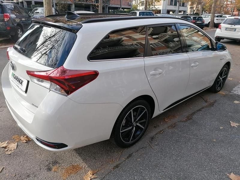Usata Toyota Auris Touring Sports Lounge 99 CV (72 kW) 2018 Bianco Station wagon