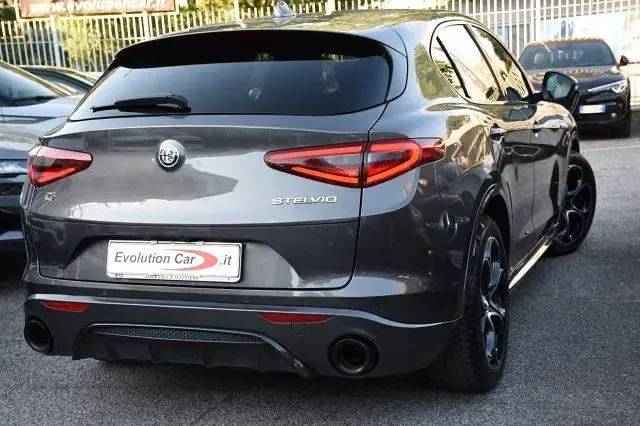Usata Alfa Romeo Stelvio Veloce 209 CV (153 kW) 2022 Grigio SUV