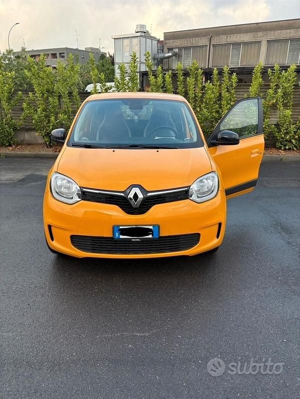 Usata Renault Twingo Zen 65 CV (47 kW) 2023 Giallo Utilitaria