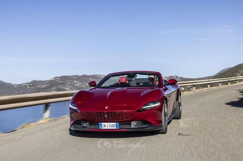 Nuova Ferrari Roma 620 CV (456 kW) 2025 Argento Cabrio