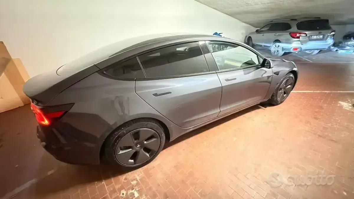 Usata Tesla Model 3 Long Range AWD 152 kW (208 CV) 2023 Grigio Berlina