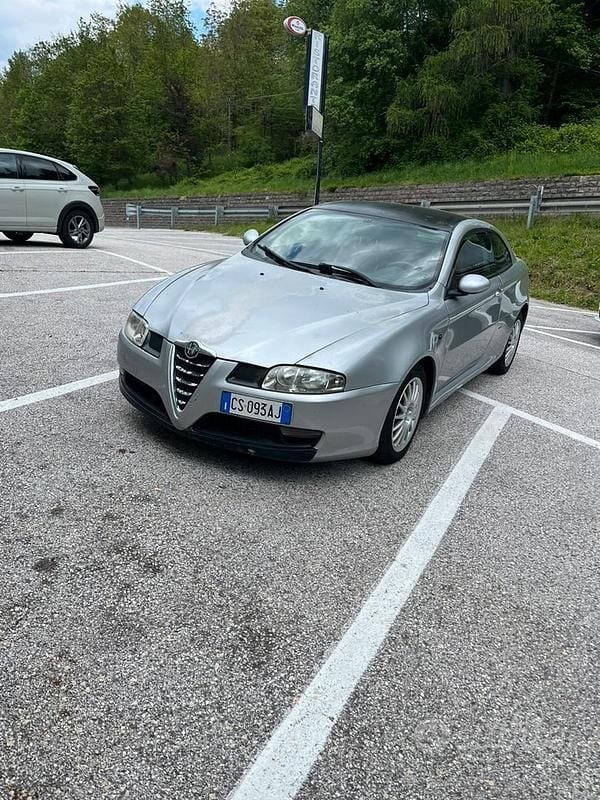 Usata 2004 Alfa Romeo GT Coupé | 1650 € (Super prezzo) - Immagine 1/4