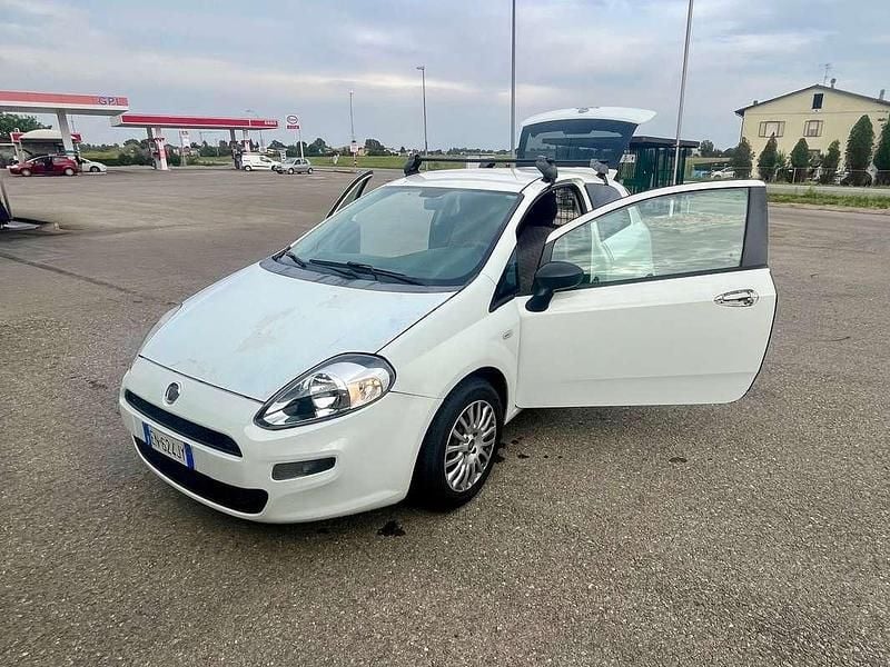 Usata Fiat Punto Pop 77 CV (56 kW) 2012 Utilitaria