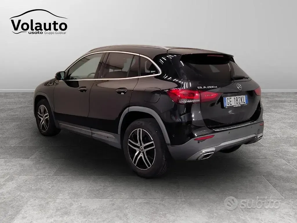 Usata Mercedes GLA200 150 CV (110 kW) 2021 Nero SUV
