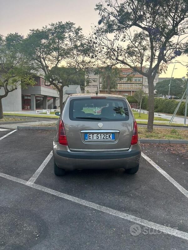 Usata Lancia Musa 95 CV (69 kW) 2012 Monovolume