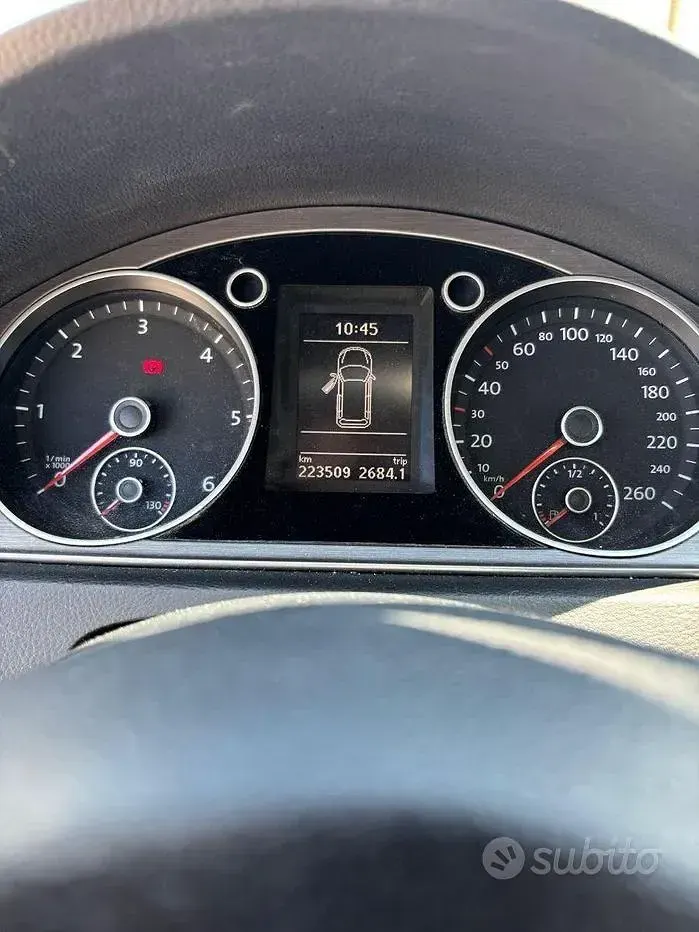 Usata VW Passat 105 CV (77 kW) 2014 Grigio Station wagon