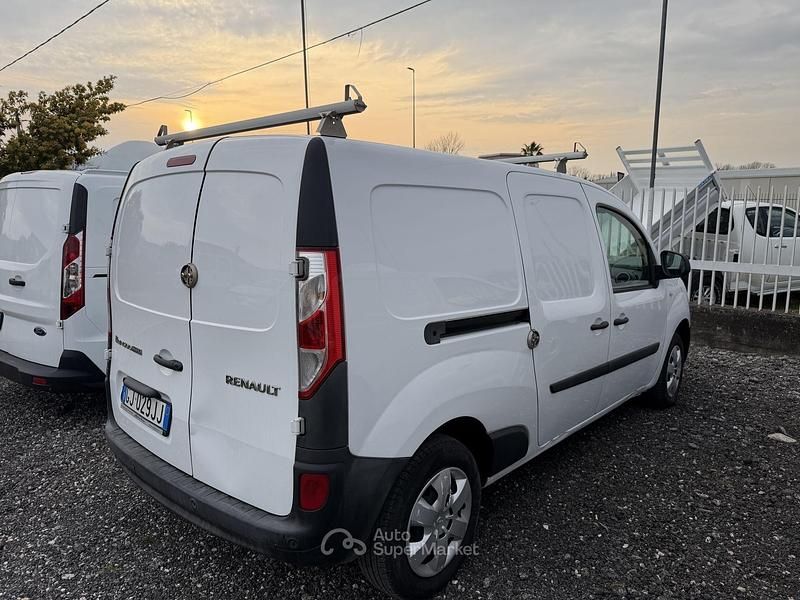 Usata Renault Kangoo 116 CV (85 kW) 2022 Bianco Monovolume