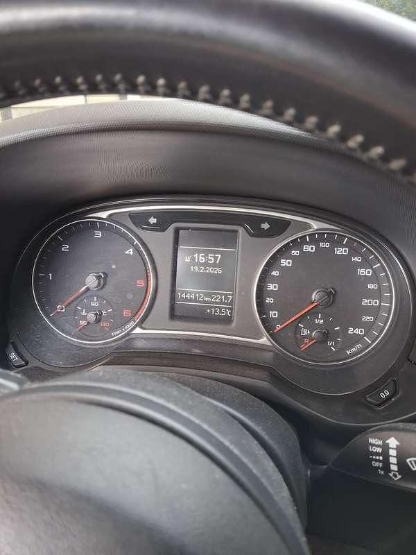 Usata Audi A1 Sportback S-Line 90 CV (66 kW) 2013 Argento Utilitaria