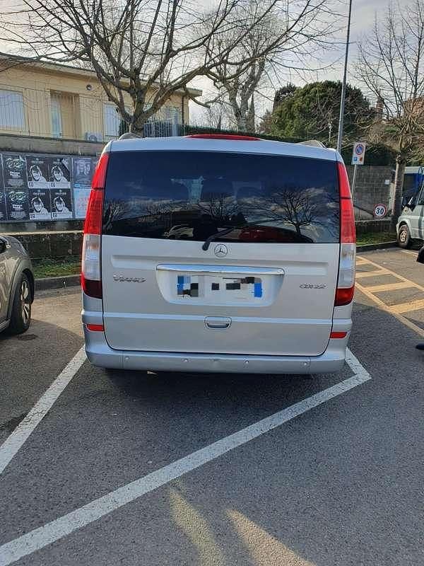 Begagnad Mercedes Viano 150 HK (110 kW) 2010 Minibuss