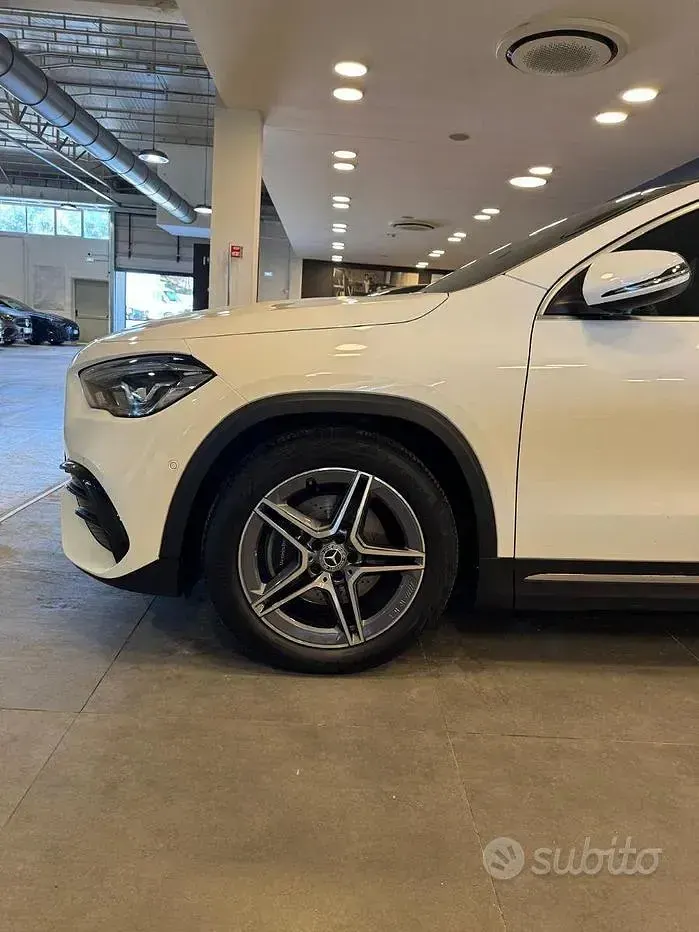Usata Mercedes GLA200 150 CV (110 kW) 2023 Bianco SUV