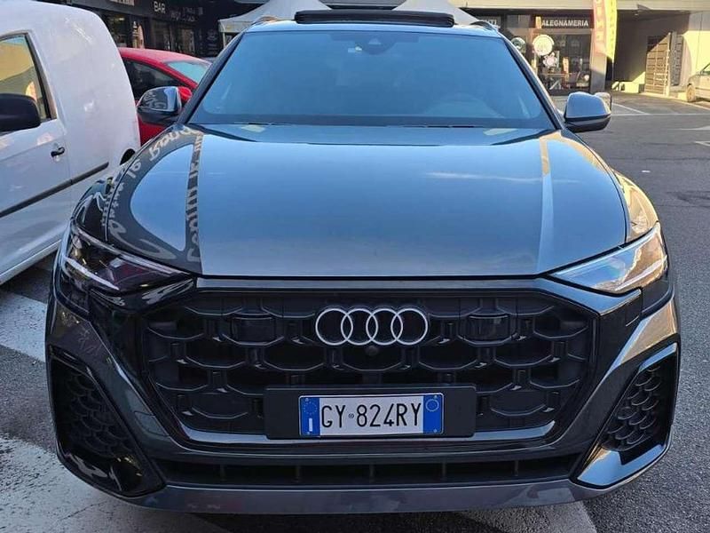 Usata Audi Q8 S-Line 286 CV (210 kW) 2025 Grigio SUV