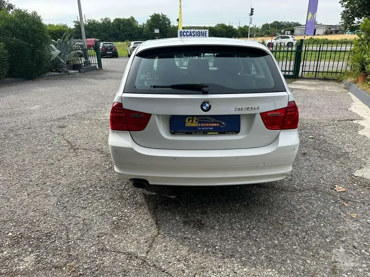 Usata BMW 320 177 CV (130 kW) 2009 Bianco Station wagon