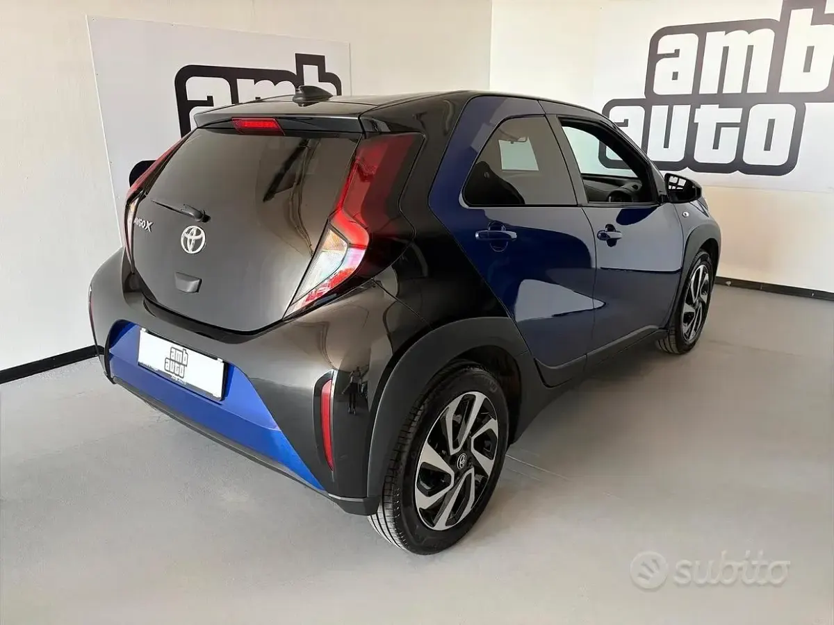 Usata Toyota Aygo X Trend 72 CV (52 kW) 2025 Nero SUV