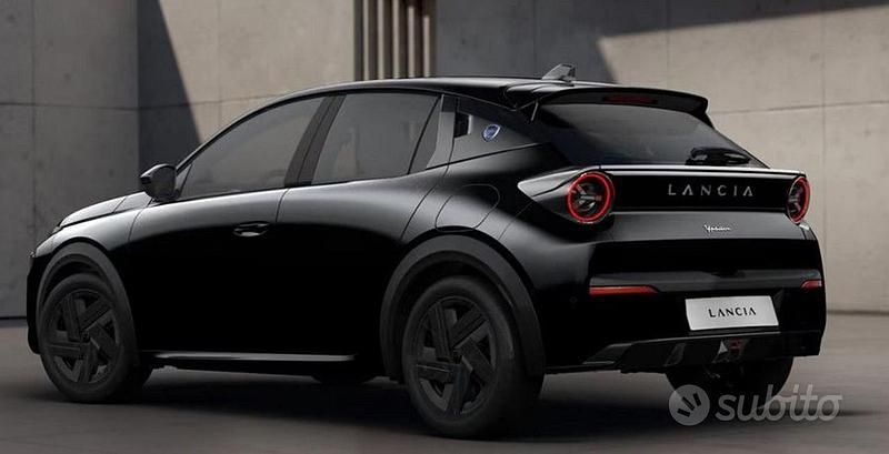 Nuova Lancia Ypsilon 101 CV (74 kW) 2025 Nero Utilitaria