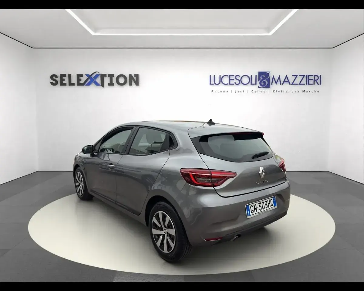 Usata Renault Clio Equilibre 91 CV (66 kW) 2023 Grigio Utilitaria