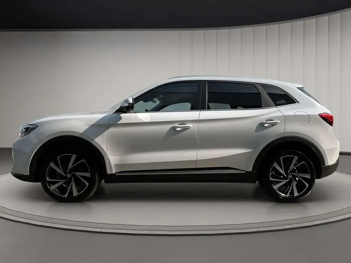 Nuova MG ZS Luxury 197 CV (144 kW) 2026 Dover white SUV