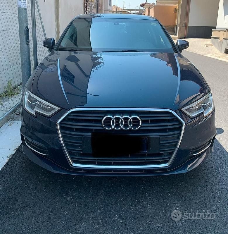 Usata Audi A3 Business 116 CV (85 kW) 2017 Blu Berlina
