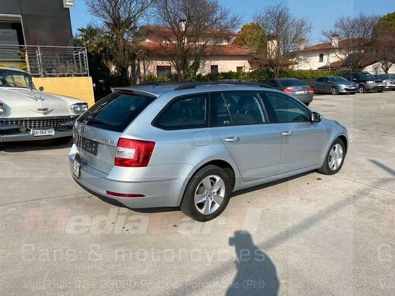 Usata Skoda Octavia Active 116 CV (85 kW) 2019 Argento Station wagon