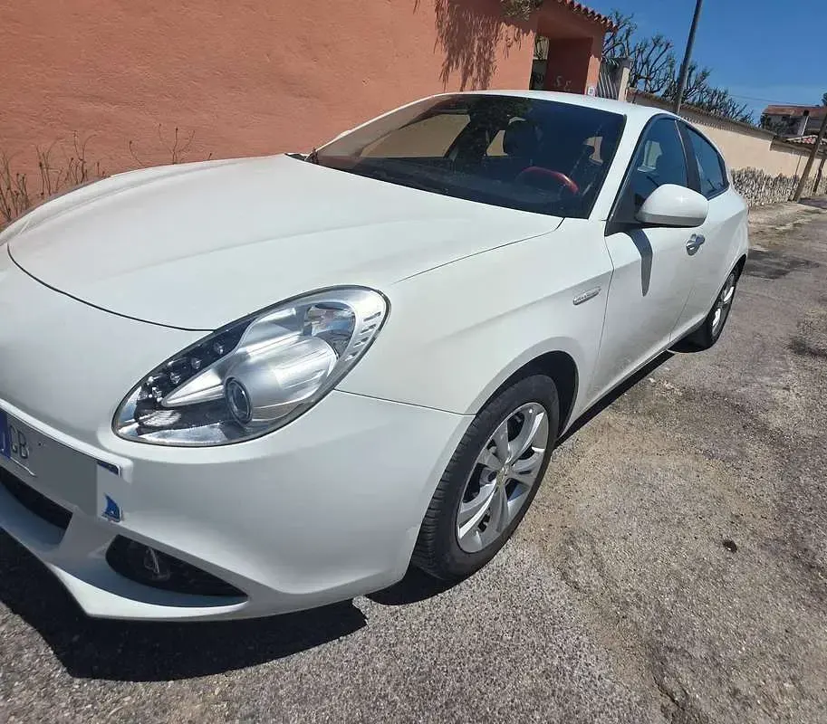 Usata Alfa Romeo Giulietta Progression 120 CV (88 kW) 2013 Bianco Utilitaria
