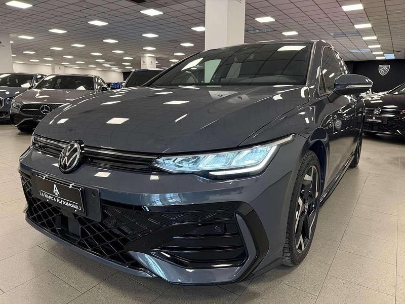 Usata VW Golf VIII R-line 150 CV (110 kW) 2025 Grigio Berlina