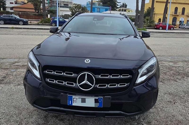 Usata Mercedes GLA200 136 CV (100 kW) 2017 SUV