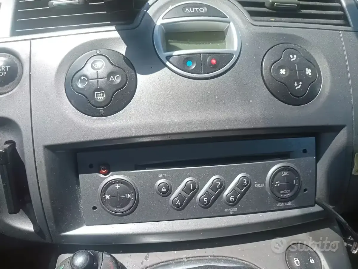 Usata Renault Scénic 106 CV (77 kW) 2007 Grigio Monovolume