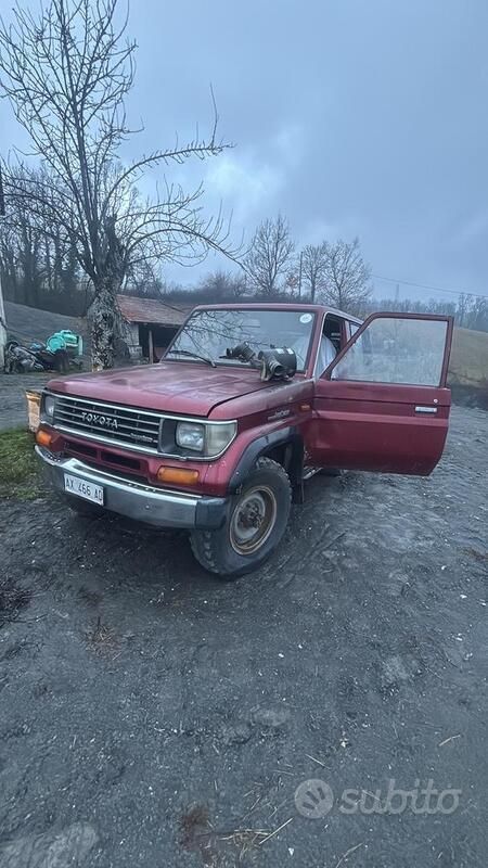 Rosso Usata 1991 Toyota Land Cruiser SUV | 5200 € - Immagine 1/4