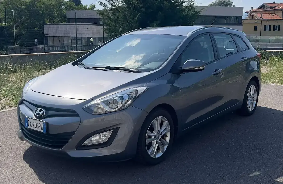 Usata Hyundai i30 Classic 110 CV (80 kW) 2014 Grigio Station wagon